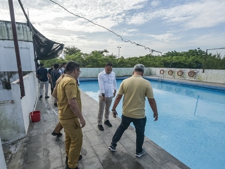 Kolam Renang Khusus Pelajar