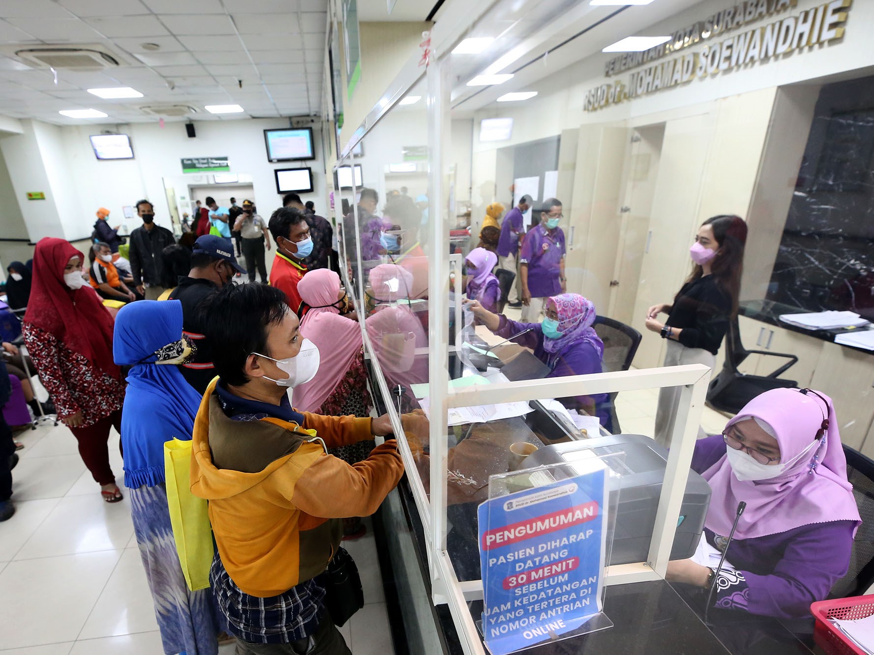 Berobat Gratis Warga Surabaya