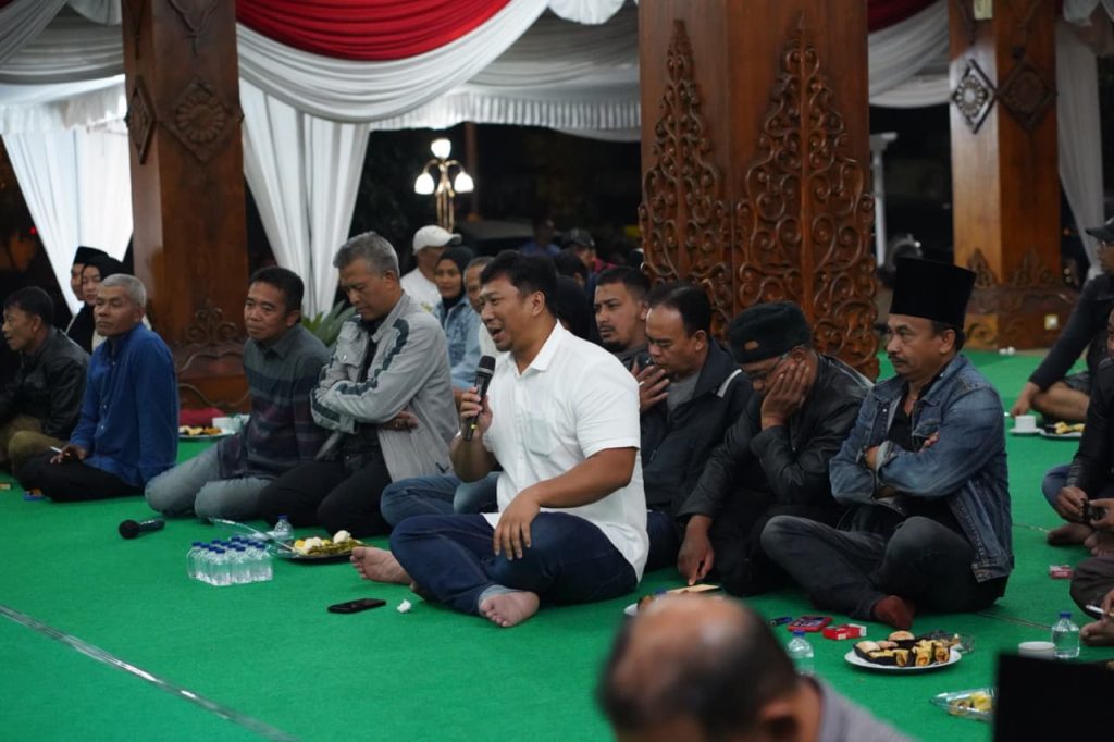 Pedagang Pasar Induk Amongtani