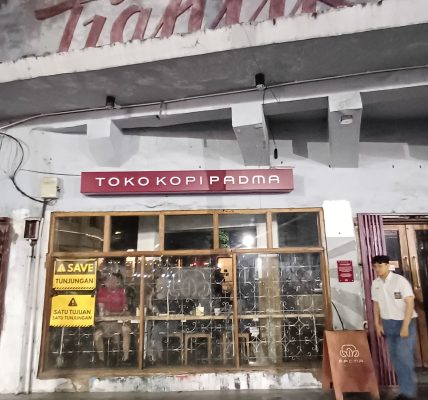 Larangan Parkir Tunjungan