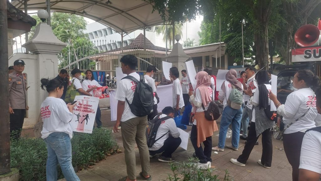 APO Demo Kemenpora