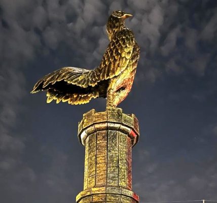 Monumen Ayam Jago